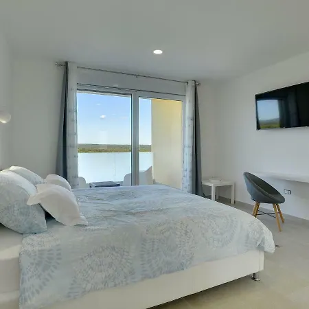 Villa White
