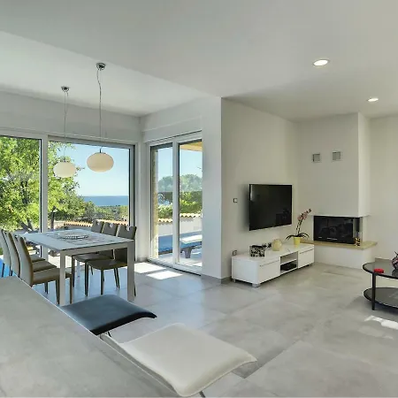 Villa White *